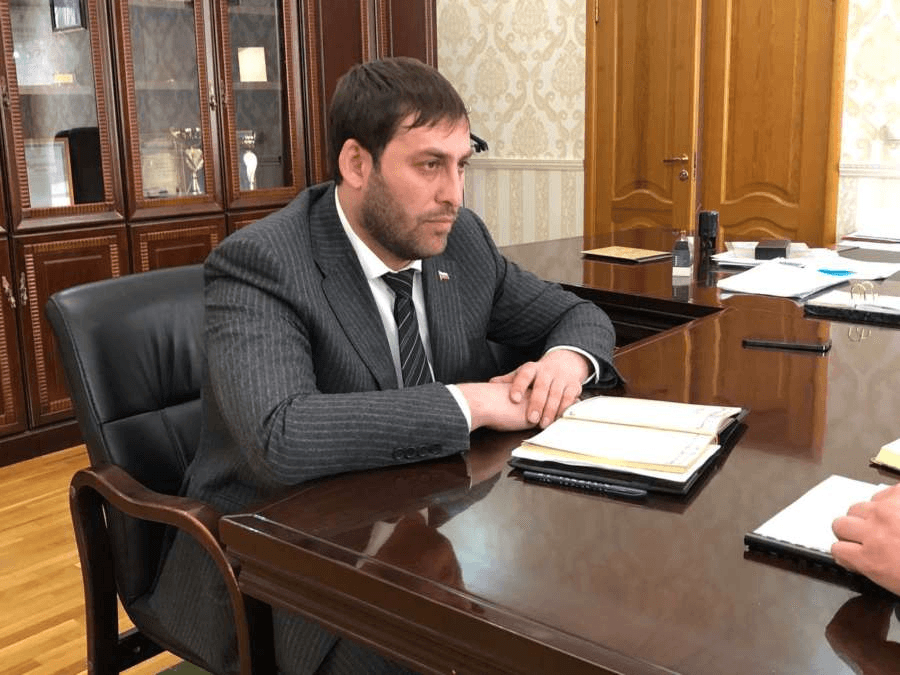 Вице-премьер Ингушетии угрожал подчиненным из-за провала мобилизации. Ему пришлось извиняться 