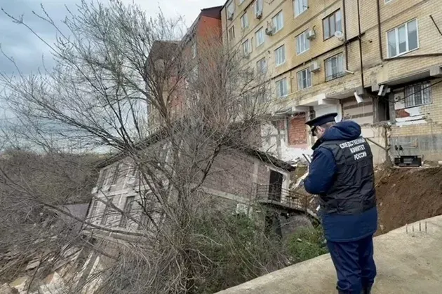 Жители пострадавших от паводков домов перекрыли одну из главных магистралей Махачкалы 