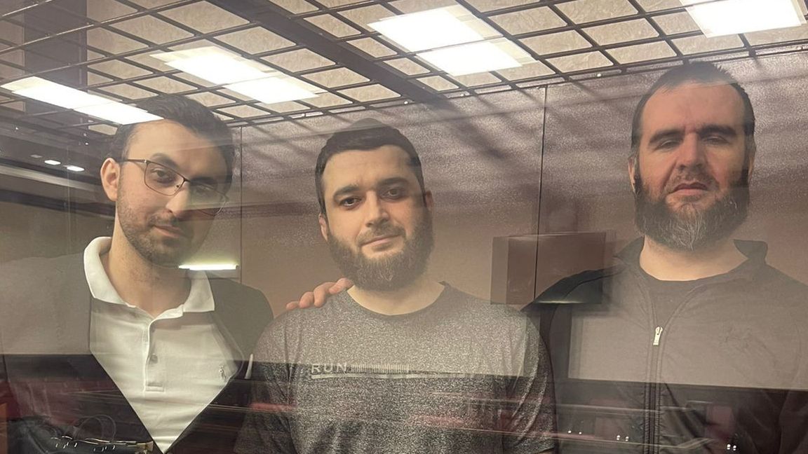 Дело журналиста Гаджиева: подсудимые продолжают давать показания