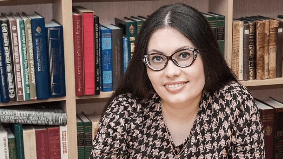 Почему законопроект об «ЛГБТ-пропаганде» — это новый этап тотальной цензуры в РФ? Отвечает юристка ЦЗПЧ