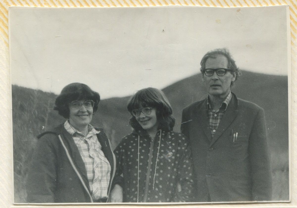 Сергей Ковалёв в ссылке с женой и дочерью. Магаданская область. 1983 год