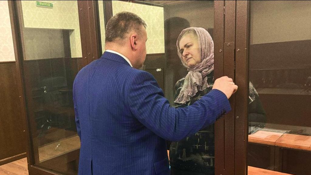 «Я не совершала никакого преступления, здесь потерпевшая я». Суд уменьшил срок Зареме Мусаевой на два месяца